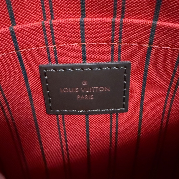 Authentic Louis Vuitton Damier Neverfull GM Pochette Cherry interior - Picture 6 of 12